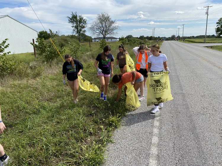 2023-trash-cleanup-group-clean-trash.jpg